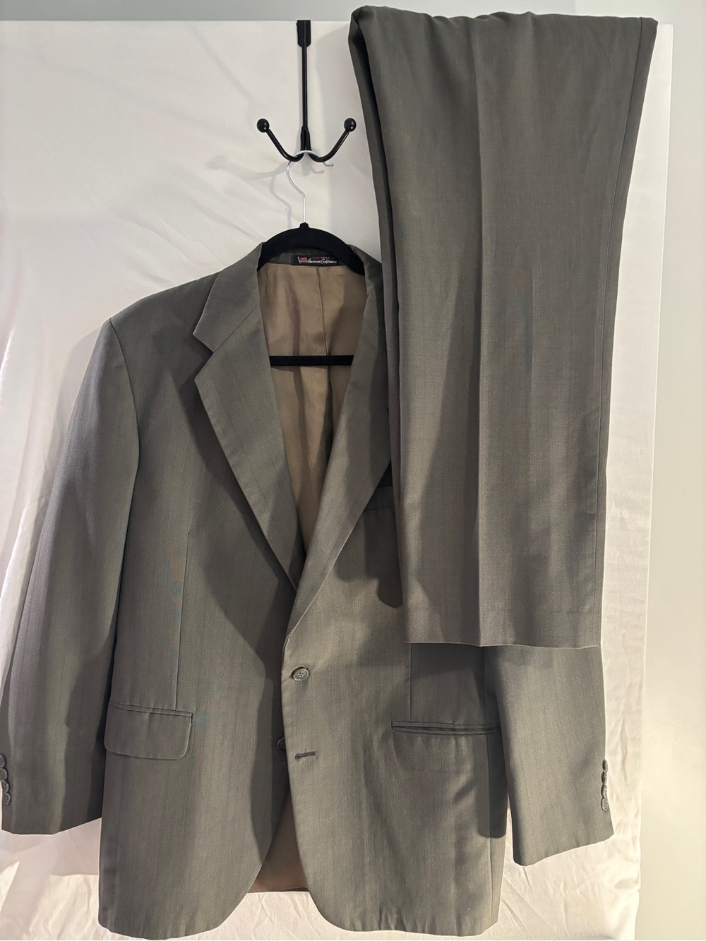Stafford Men's Light Gray Two-Piece Suit - Classic Tailored Set